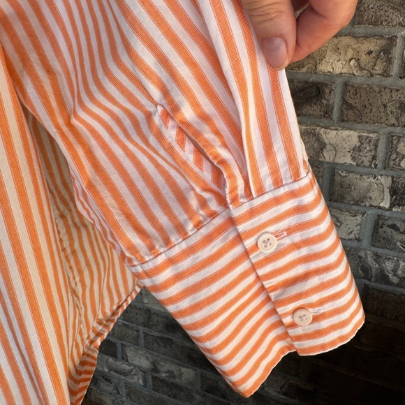 COS
Wide-Sleeve Cropped Shirt Size US 10 - Picture 6 of 10